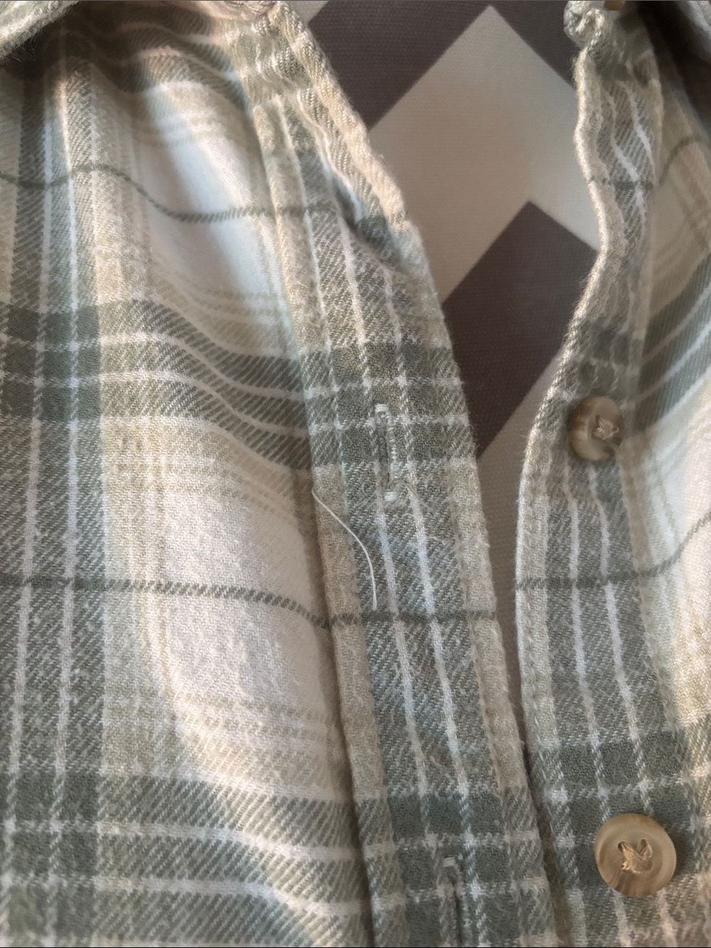 American Eagle Outfitters Green and Cream Plaid Button-Down Shirt - Picture 5 of 6